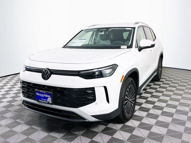 new 2025 Volkswagen Tiguan car, priced at $33,877
