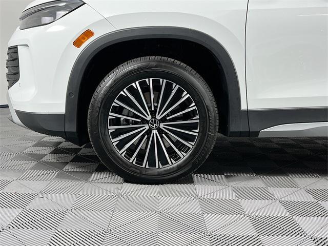new 2025 Volkswagen Tiguan car, priced at $33,877