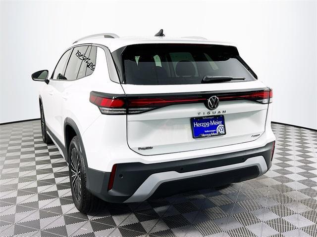new 2025 Volkswagen Tiguan car, priced at $33,877