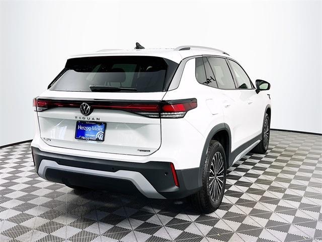 new 2025 Volkswagen Tiguan car, priced at $33,877