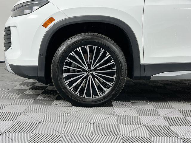 new 2025 Volkswagen Tiguan car, priced at $33,877