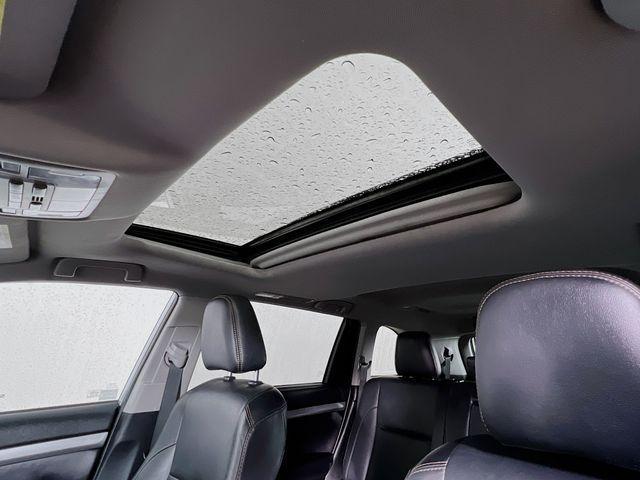 used 2019 Toyota Highlander Hybrid car, priced at $26,488