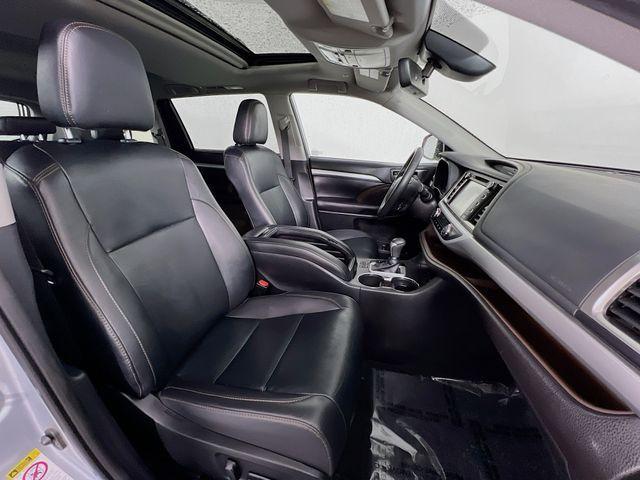 used 2019 Toyota Highlander Hybrid car, priced at $26,488