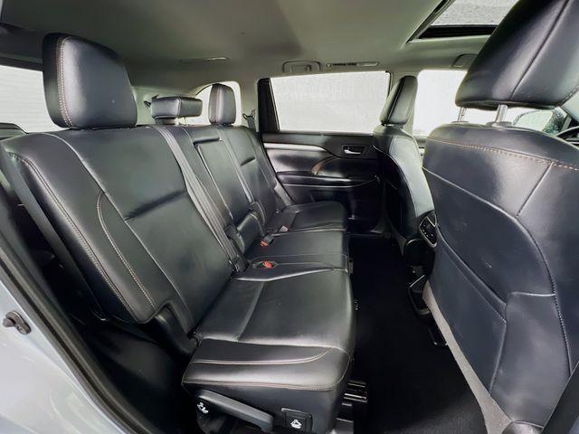 used 2019 Toyota Highlander Hybrid car, priced at $26,488