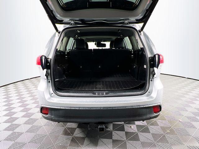 used 2019 Toyota Highlander Hybrid car, priced at $26,488