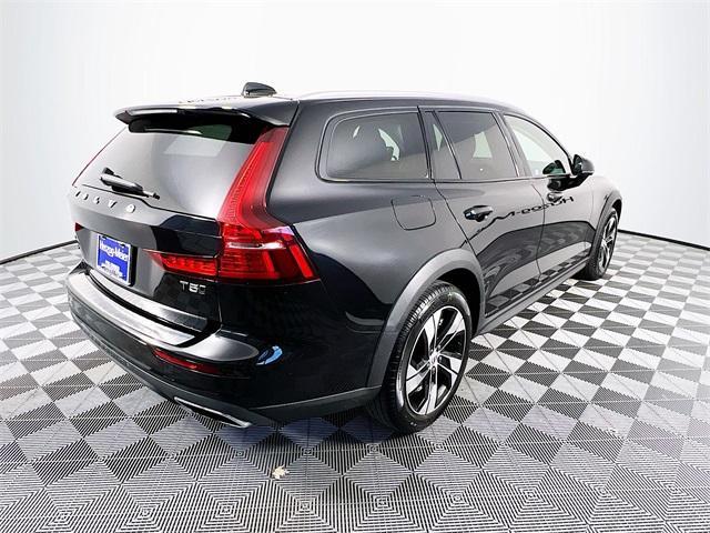 used 2020 Volvo V60 Cross Country car, priced at $29,488