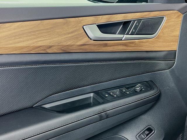 new 2026 Volkswagen Atlas car, priced at $48,645