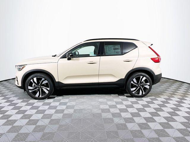 used 2025 Volvo XC40 car, priced at $44,025