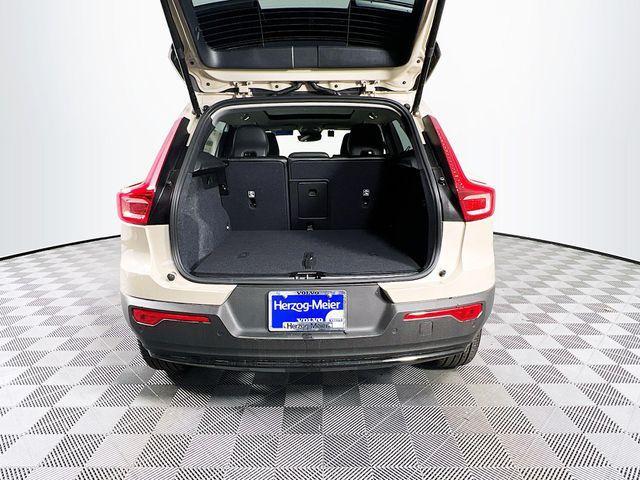 used 2025 Volvo XC40 car, priced at $44,025