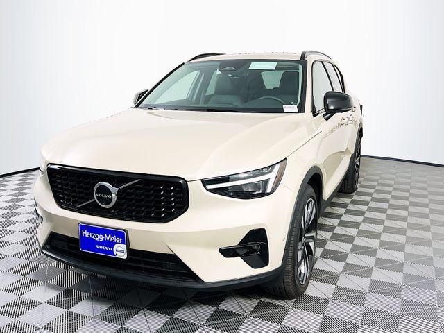 used 2025 Volvo XC40 car, priced at $44,025
