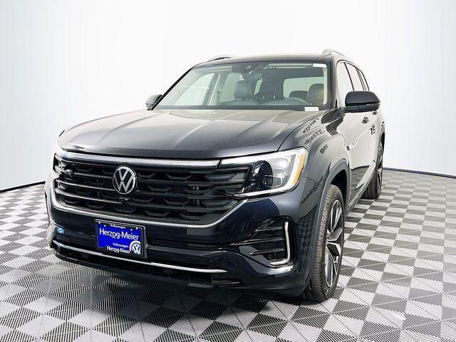 new 2025 Volkswagen Atlas car, priced at $56,244