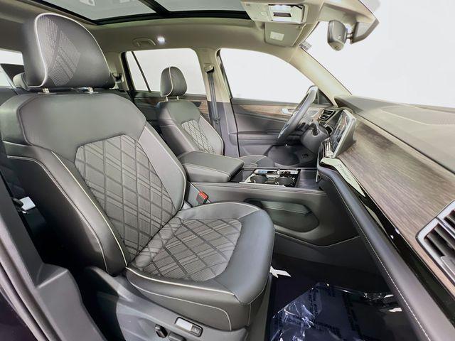 new 2025 Volkswagen Atlas car, priced at $56,244