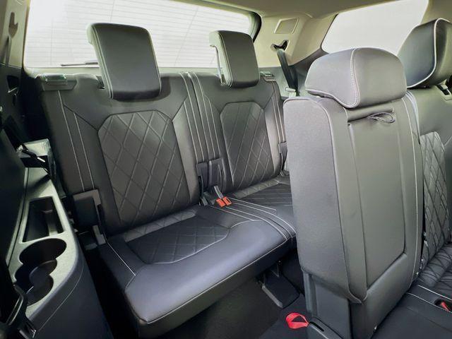 new 2025 Volkswagen Atlas car, priced at $56,244