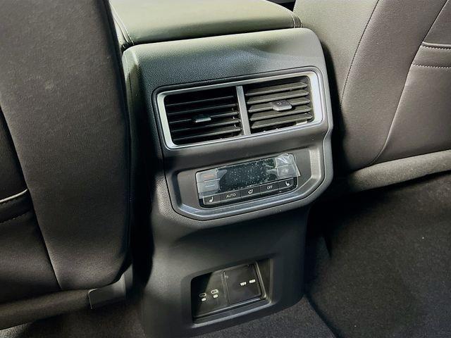 new 2025 Volkswagen Atlas car, priced at $56,244