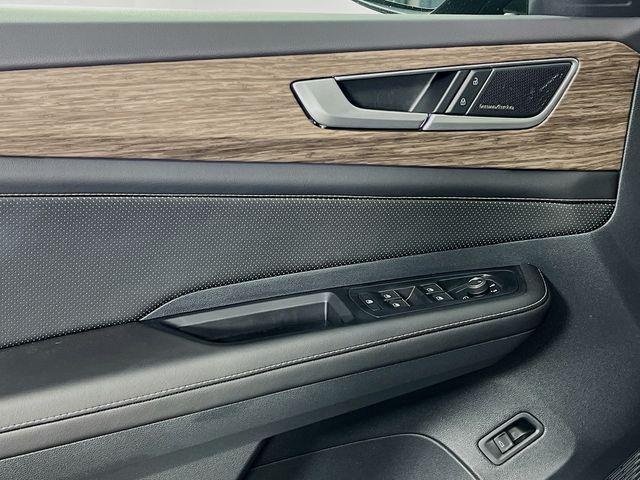 new 2025 Volkswagen Atlas car, priced at $56,244