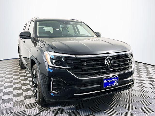 new 2025 Volkswagen Atlas car, priced at $56,244