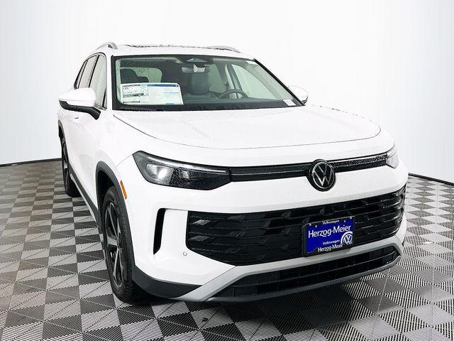 new 2025 Volkswagen Tiguan car, priced at $37,577