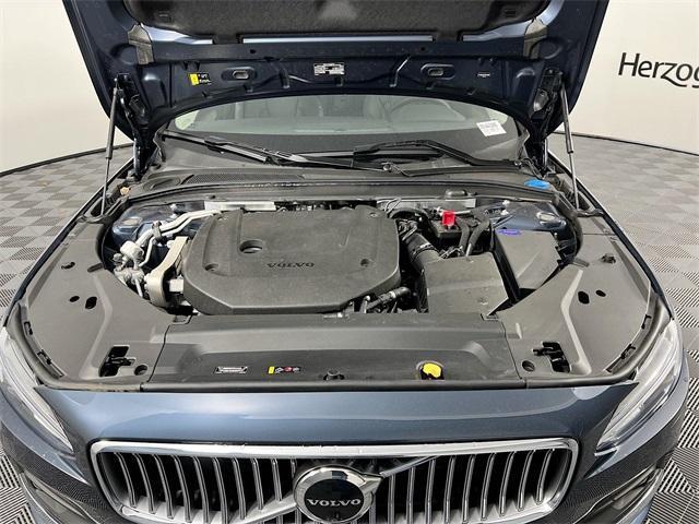 new 2025 Volvo S90 car, priced at $61,715
