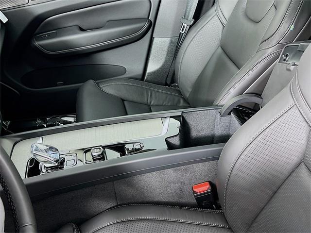 new 2025 Volvo XC60 car, priced at $64,555