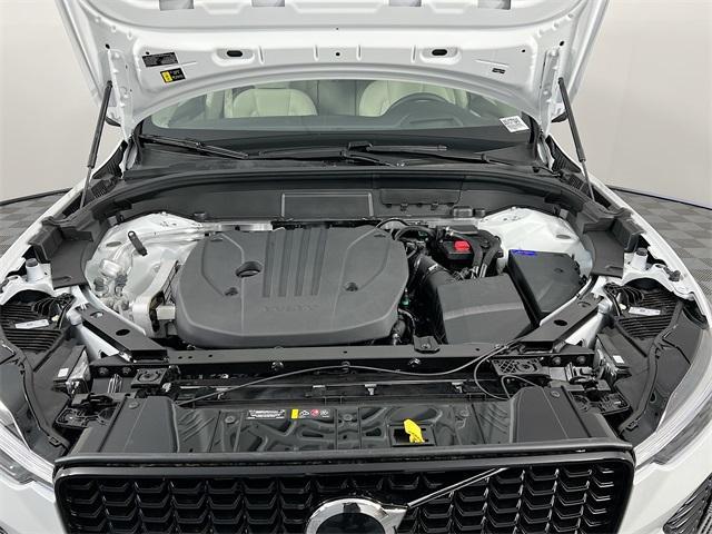 new 2025 Volvo XC60 car, priced at $61,010
