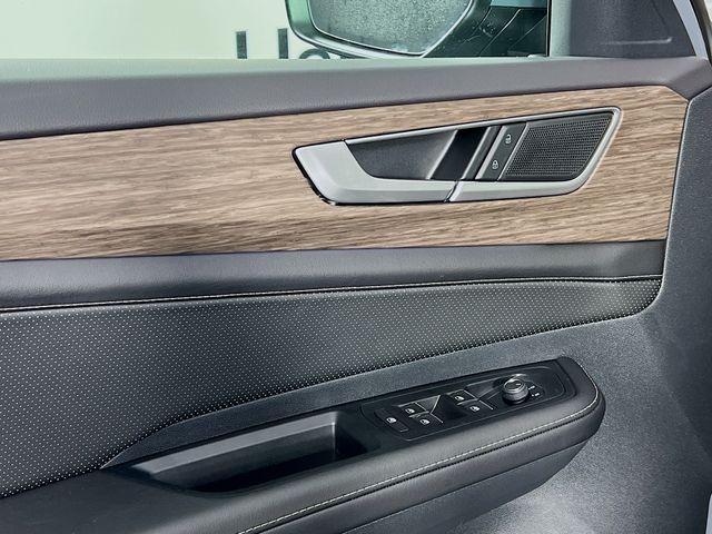 new 2026 Volkswagen Atlas car, priced at $53,489