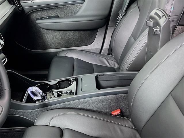 new 2024 Volvo XC40 car, priced at $51,235