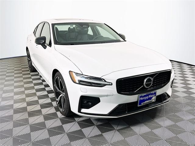 new 2024 Volvo S60 car, priced at $45,825