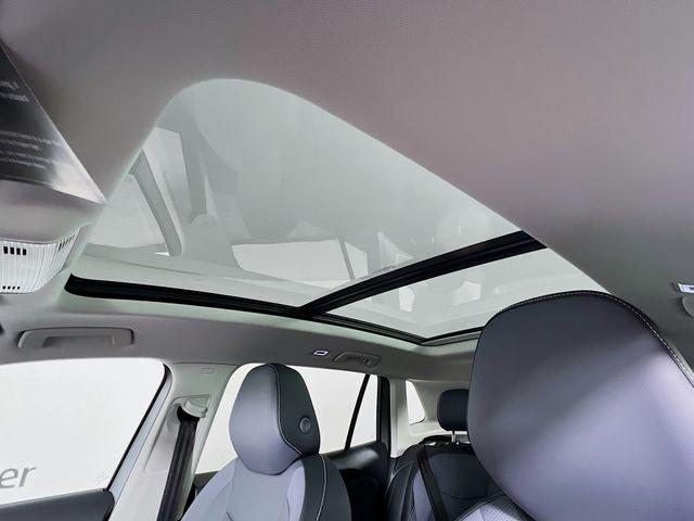 new 2025 Volkswagen Tiguan car, priced at $37,577