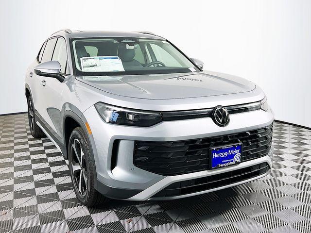 new 2025 Volkswagen Tiguan car, priced at $37,577