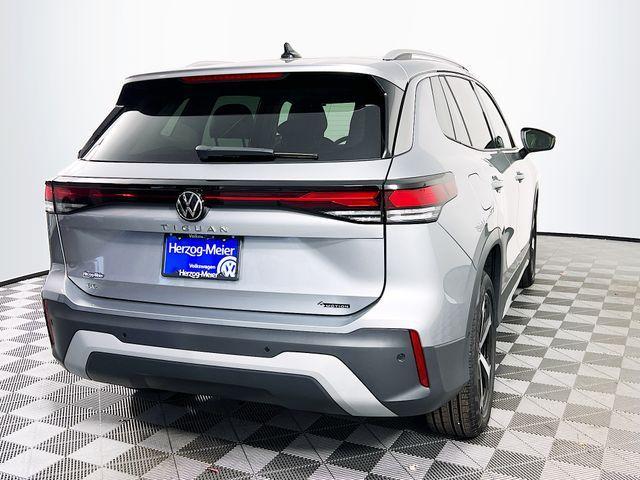 new 2025 Volkswagen Tiguan car, priced at $37,577