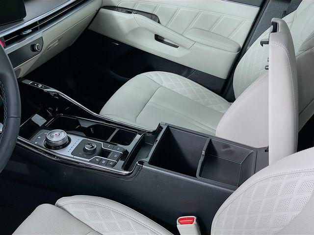 used 2025 Kia Sorento Hybrid car, priced at $37,988