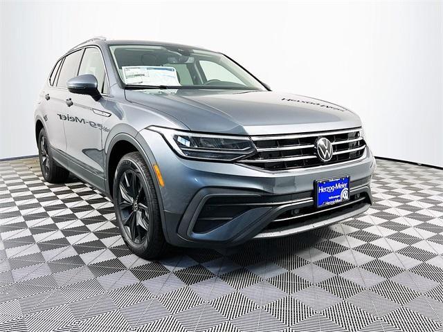 new 2024 Volkswagen Tiguan car, priced at $36,689