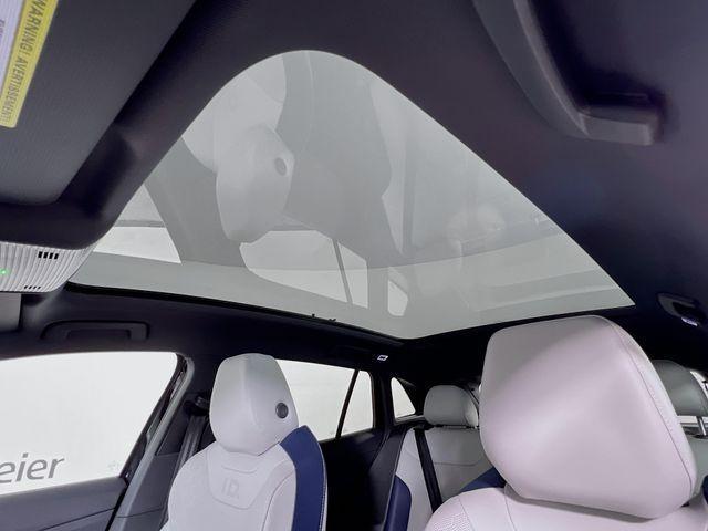 new 2025 Volkswagen ID.4 car, priced at $56,176