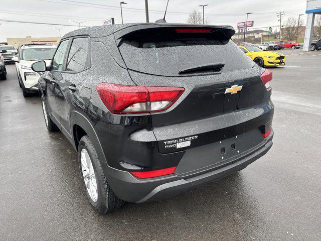 new 2025 Chevrolet TrailBlazer car, priced at $27,125