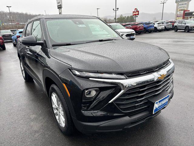 new 2025 Chevrolet TrailBlazer car, priced at $27,125