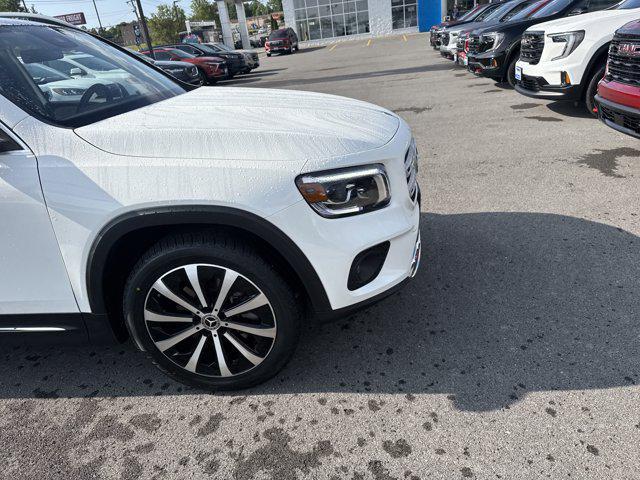 used 2021 Mercedes-Benz GLB 250 car, priced at $29,995