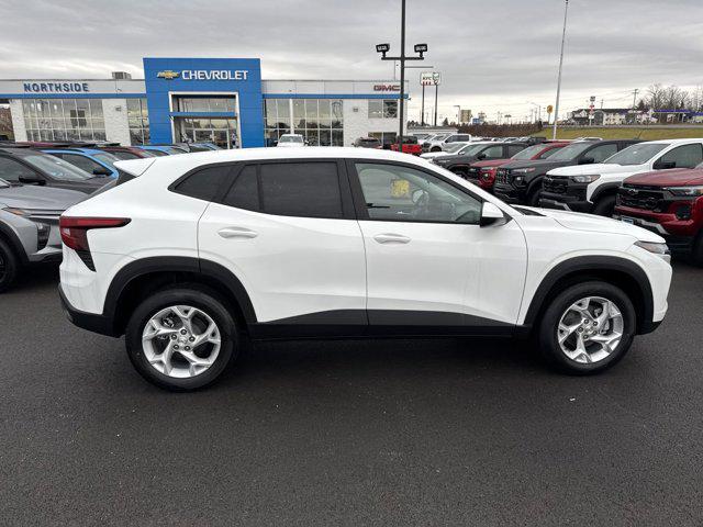 new 2025 Chevrolet Trax car, priced at $22,780