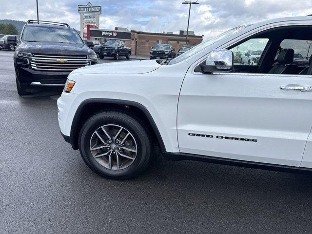 used 2017 Jeep Grand Cherokee car, priced at $16,793