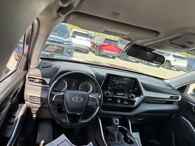 used 2021 Toyota Highlander car, priced at $26,497
