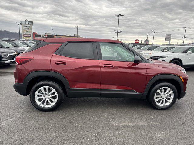 new 2025 Chevrolet TrailBlazer car, priced at $27,125