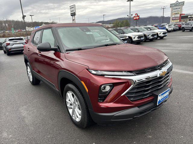 new 2025 Chevrolet TrailBlazer car, priced at $27,125