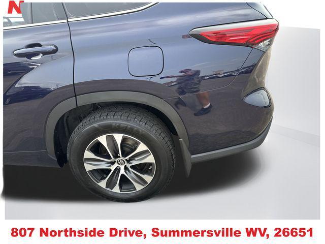 used 2022 Toyota Highlander car, priced at $33,694