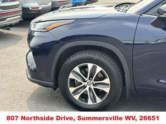 used 2022 Toyota Highlander car, priced at $33,694