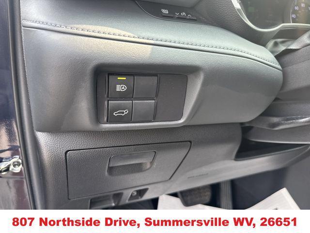 used 2022 Toyota Highlander car, priced at $33,694