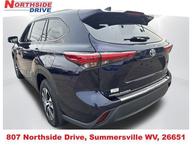used 2022 Toyota Highlander car, priced at $33,694