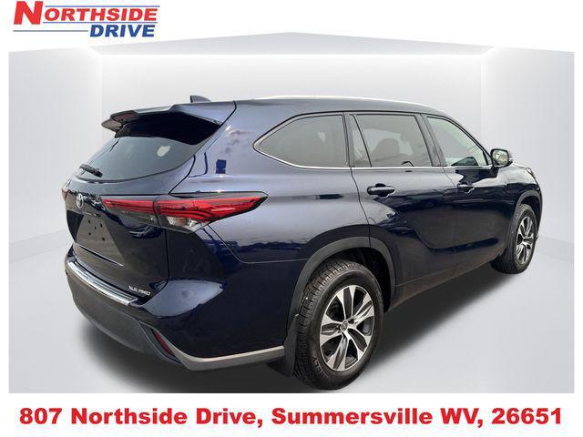 used 2022 Toyota Highlander car, priced at $33,694