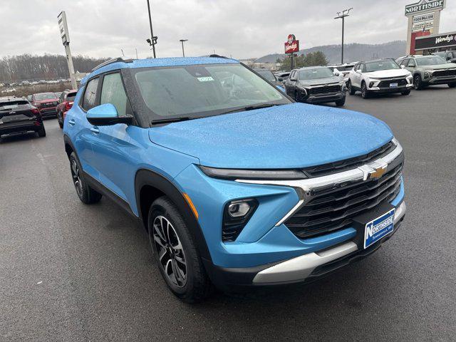 new 2025 Chevrolet TrailBlazer car, priced at $29,215