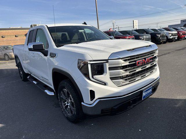 new 2025 GMC Sierra 1500 car, priced at $55,985