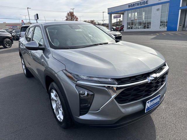 new 2025 Chevrolet Trax car, priced at $23,580