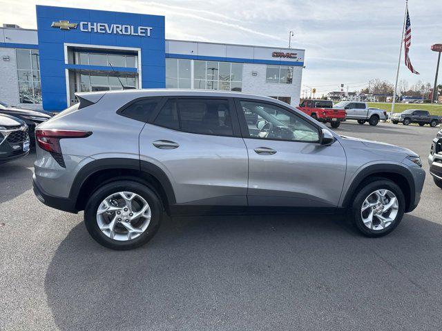 new 2025 Chevrolet Trax car, priced at $23,580